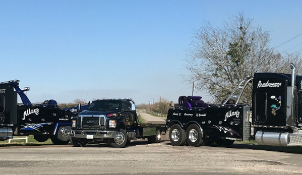 Allan's  Wrecker Service - Inez, TX