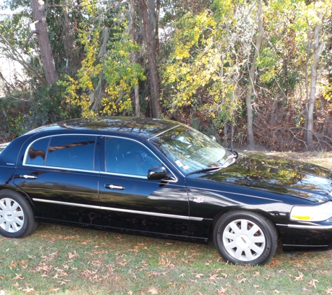 Above And Beyond Limousine Service - Savannah, GA