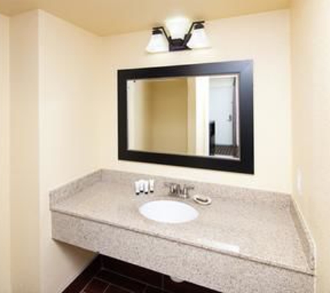 Red Lion Inn & Suites Redding - Redding, CA