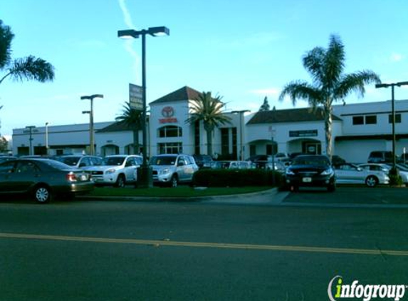 Claremont Toyota - Claremont, CA