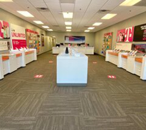 T-Mobile - Manhattan, KS