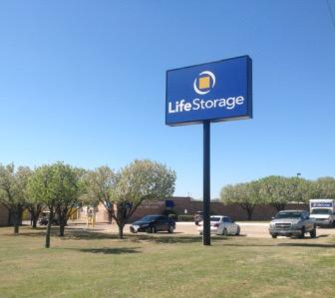 Life Storage - Euless, TX