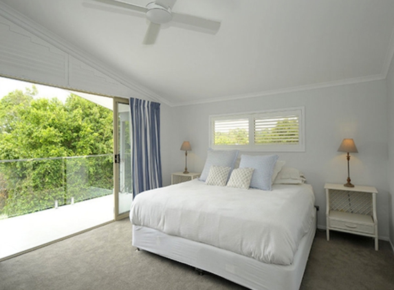 Shaw Paint - Pacific Pines, QLD