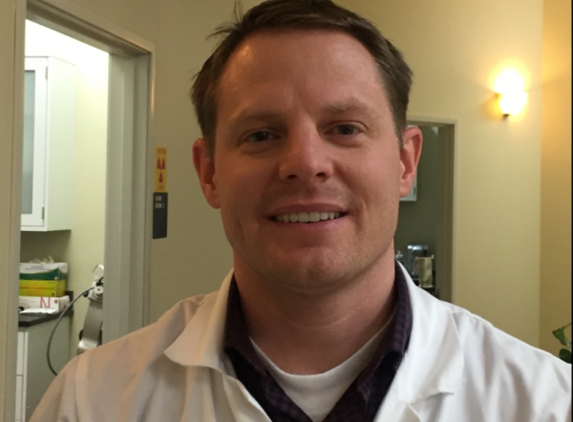 Dr. Ryan Thomas, DPM - Vallejo, CA