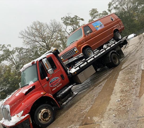 Champs Towing & Recovery - Aurora, IL