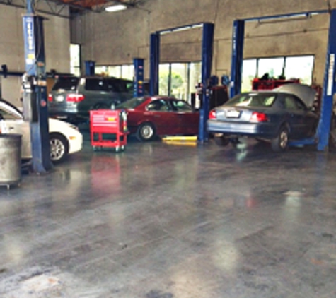 B & D Auto Repair & Service - Vista, CA