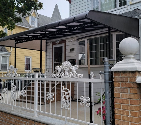 Metropolitan Awnings - Flushing, NY. Polycarbonate porch awning