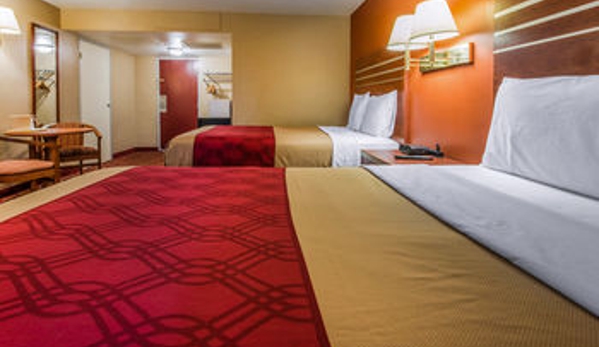 Econo Lodge - Hermitage, PA