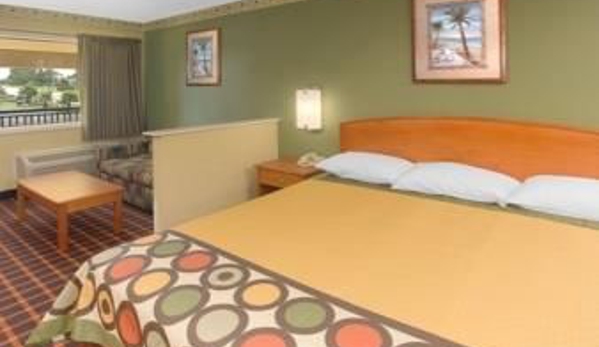 Super 8 by Wyndham Shreveport - Shreveport, LA