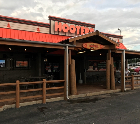 Hooters - Greenville, SC