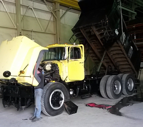 Pit's Truck Repair - Lebanon, PA. Repair and service all makes of trucks