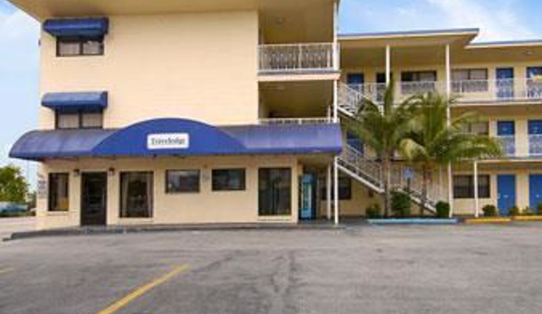 Travelodge by Wyndham Fort Lauderdale - Fort Lauderdale, FL