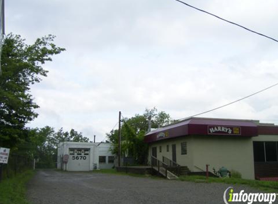 Hilltop Garage