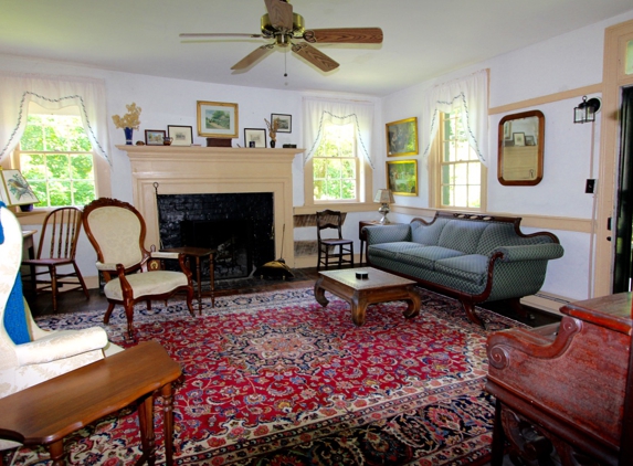 Anderson Cottage - Warm Springs, VA