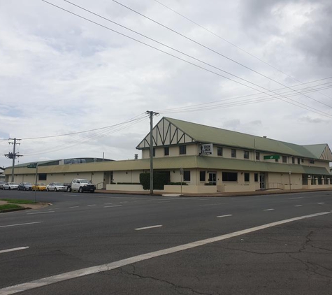 Cleanupcrew - Bundaberg, QLD. Carriers Arms Hotel. Full roof and building clean.
