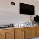 Super 8 by Wyndham Kansas City - Hotels