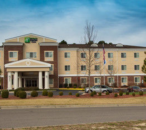 Holiday Inn Express & Suites Southern Pines-Pinehurst Area - Southern Pines, NC