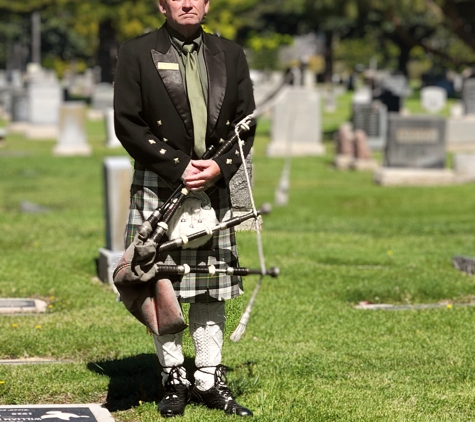 Scottish Bagpipes and Drums - Woodland Hills, CA. Bagpiper Funerals Los Angeles