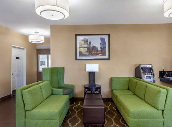 Comfort Inn Gurnee near Six Flags - Gurnee, IL