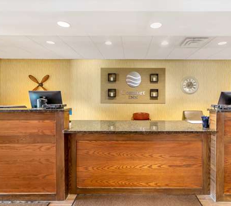 Comfort Inn & Suites - Minot, ND