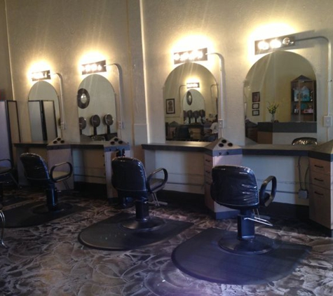 Rampage Beauty Salon: Booth Rental-Expo Park Dallas - Dallas, TX