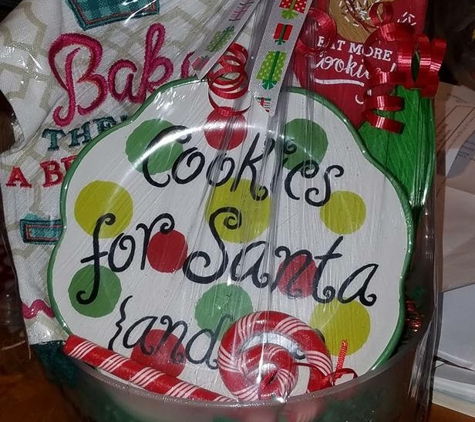 Love Embellishments - Tonawanda, NY. Christmas Baking/Kitchen Themed Gift