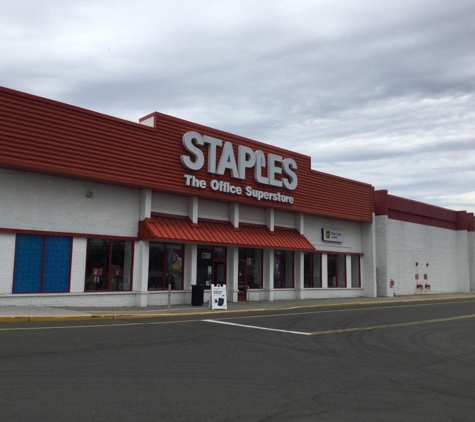 Staples - Totowa, NJ