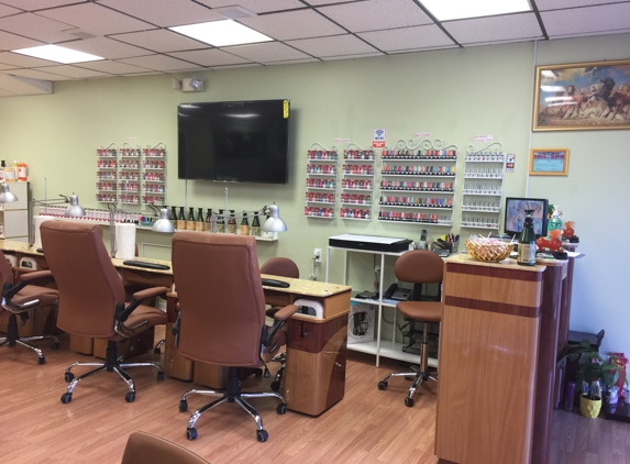 Family Nail And Spa - Plainville, CT. Interior view