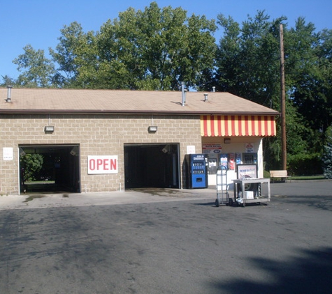 Top Hat Car Wash - Danbury, CT