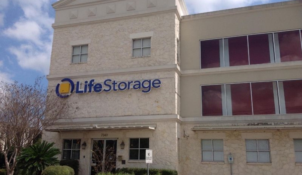 Extra Space Storage - San Antonio, TX