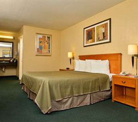 Econo Lodge - El Cajon, CA