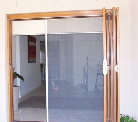 RETRACTASCREEN - Cheltenham, VIC. Bi-fold Screen