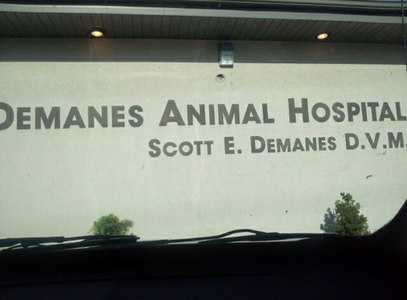 Demanes Animal Hospital - Peoria, IL