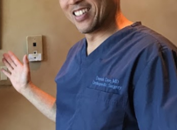 Mr. Derek T Dee, MD - Huntington Beach, CA