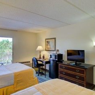 Hutchinson Island Plaza Hotel & Suites - Fort Pierce, FL