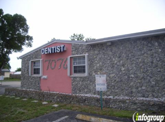 Total Dental & Denture Care - Hollywood, FL