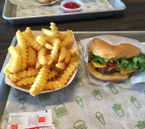 Shake Shack - Forest Hills, NY