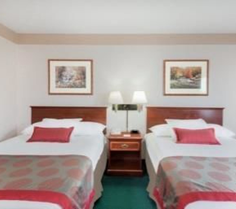 Ramada Limited - Strasburg, OH