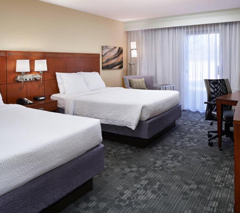 Courtyard by Marriott - Rockford, IL