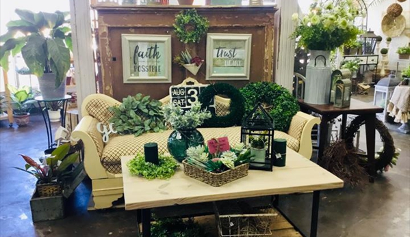 A Festive Touch Florist - Murray, KY