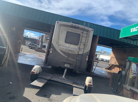 Safari Car Wash - Englewood, CO