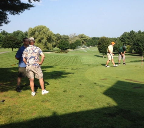 Sandy Burr Country Club - Wayland, MA