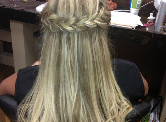 Salon Atash Hair & Brow Bar - Nashville, TN