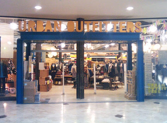 Urban Outfitters - Lone Tree, CO