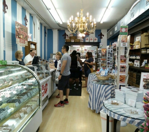 Laura's Candies - New Orleans, LA