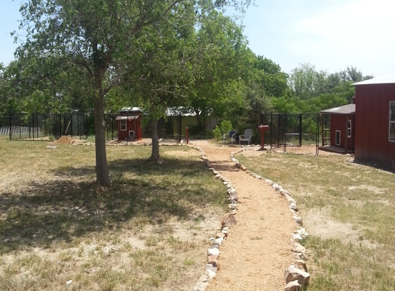 Garden Of Eden Pet Resort - Moody, TX