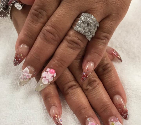 Diamond Nails & Spa - Lawrence, MA