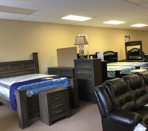 Long's Wholesale Furniture - Jacksonville, FL