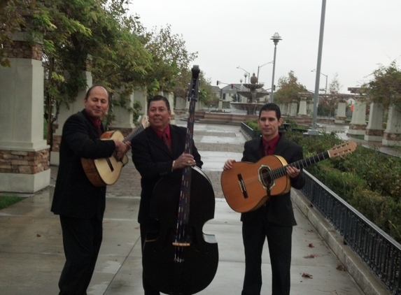 Mariachi & Trio Fabuloso - Fontana, CA