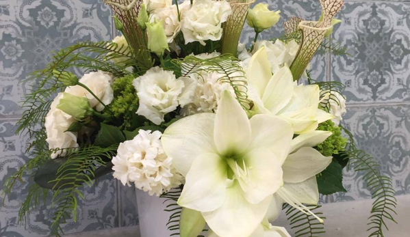 Sterling Gardens Florist & Boutique - Neenah, WI